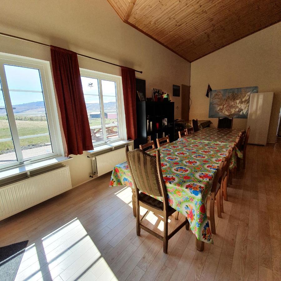 Hvammur 2 Guesthouse Red House Blonduos Exteriér fotografie