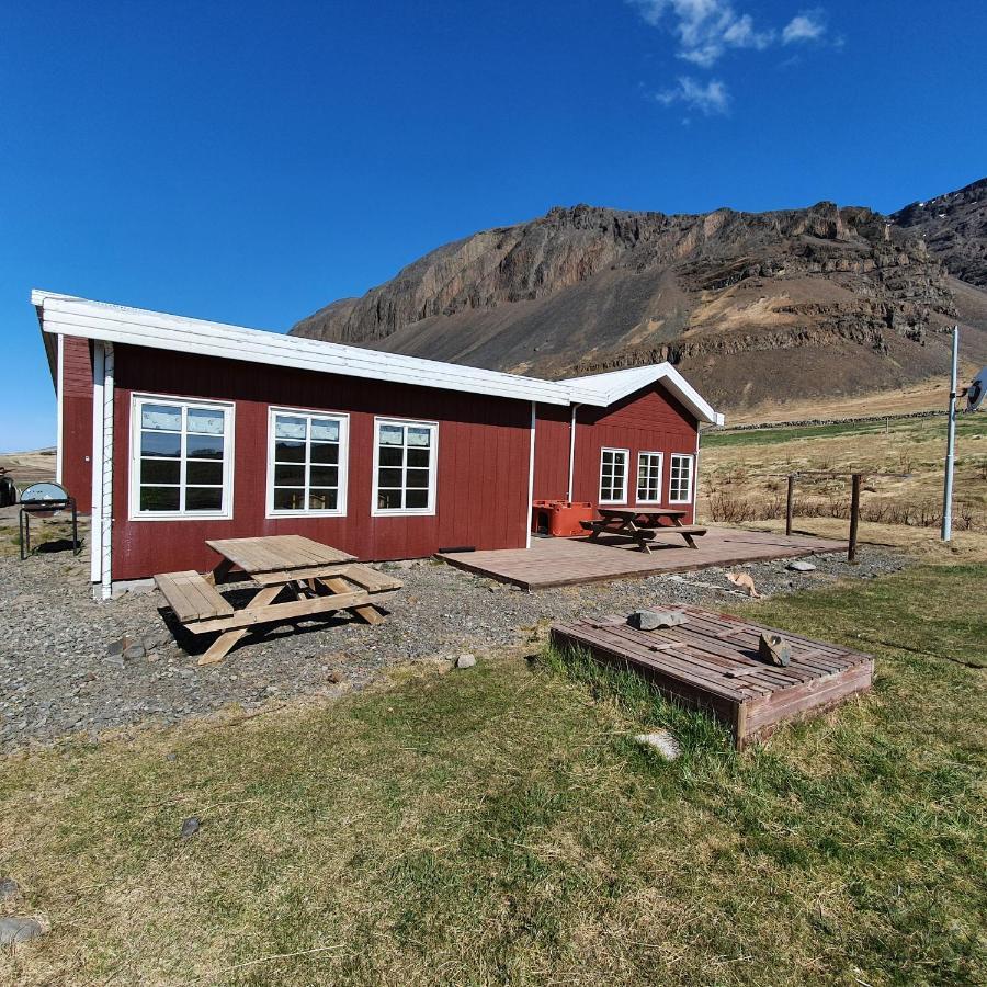 Hvammur 2 Guesthouse Red House Blonduos Exteriér fotografie